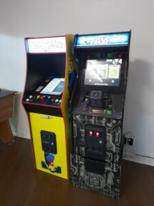 arcade gaming station